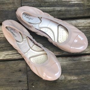 Nude Flats